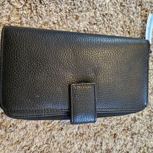 NWOT Black Pebble Leather Wallet with Flaw